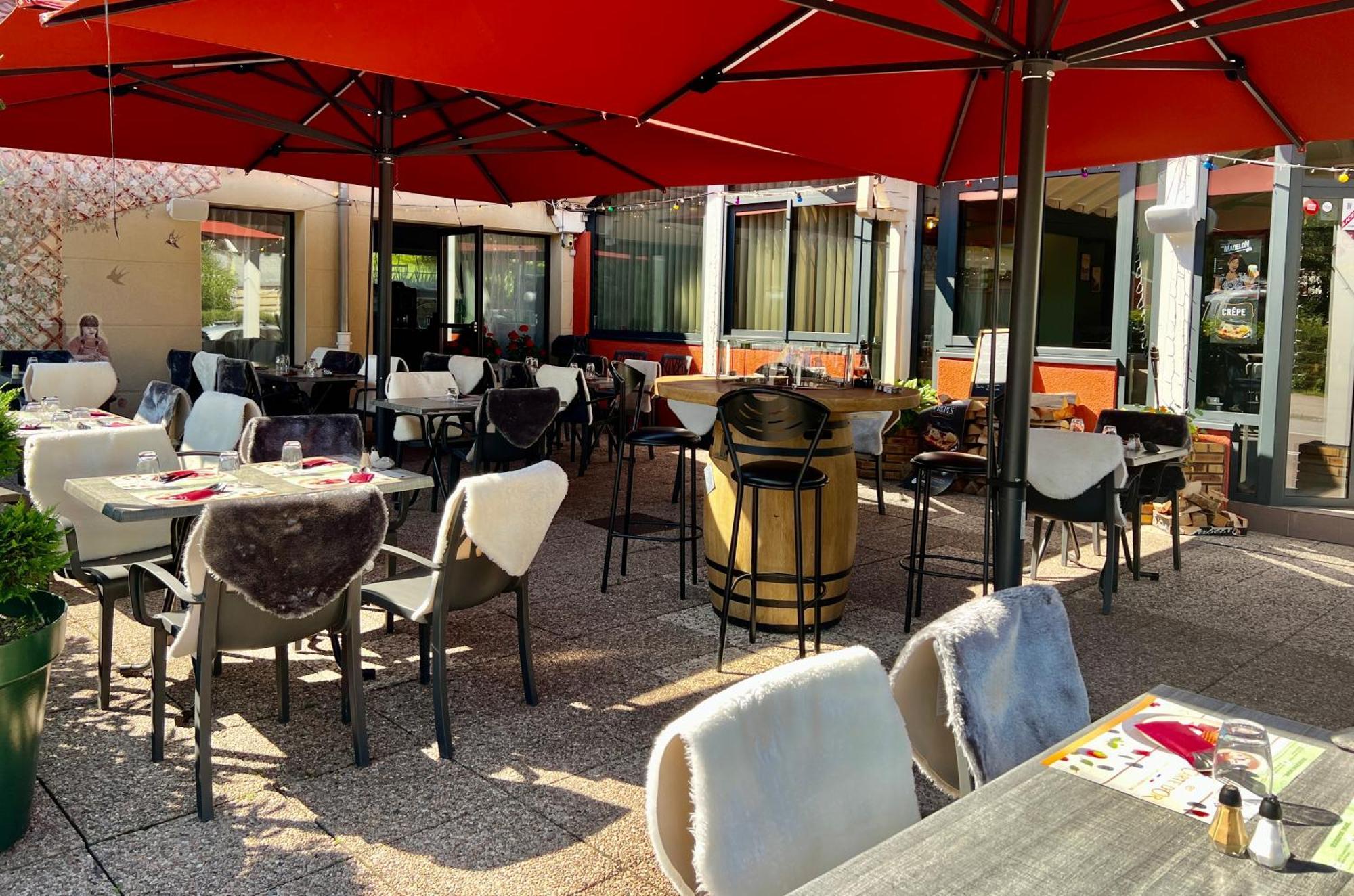 Logis Hotel, Chalets Et Restaurant Les Chatelmines La Bresse Exterior foto