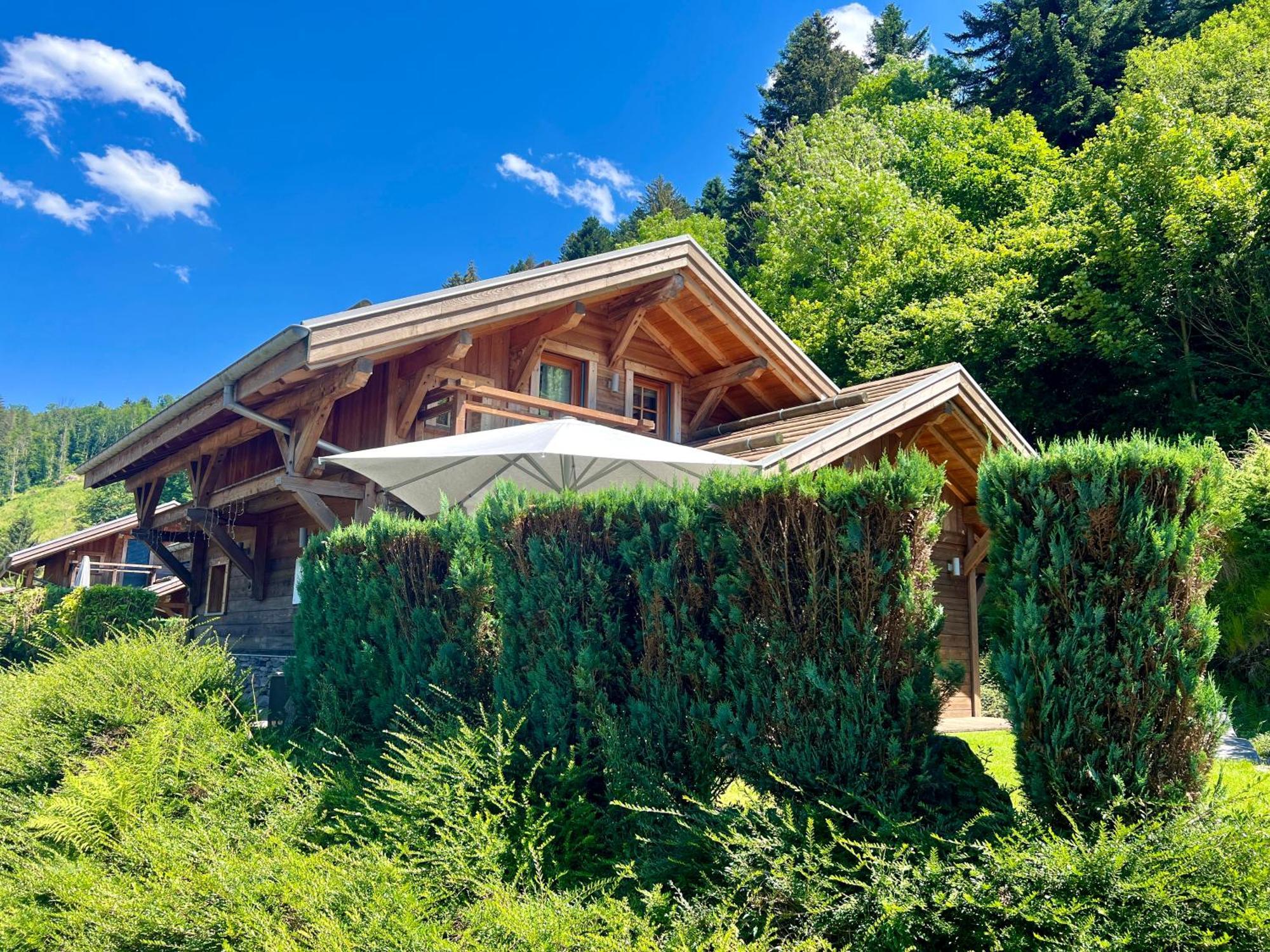 Logis Hotel, Chalets Et Restaurant Les Chatelmines La Bresse Exterior foto