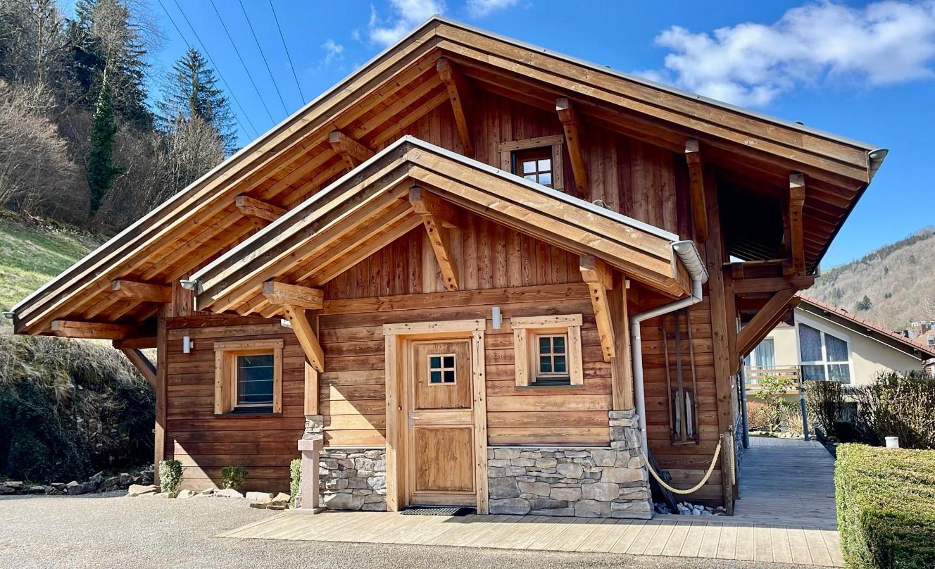 Logis Hotel, Chalets Et Restaurant Les Chatelmines La Bresse Exterior foto
